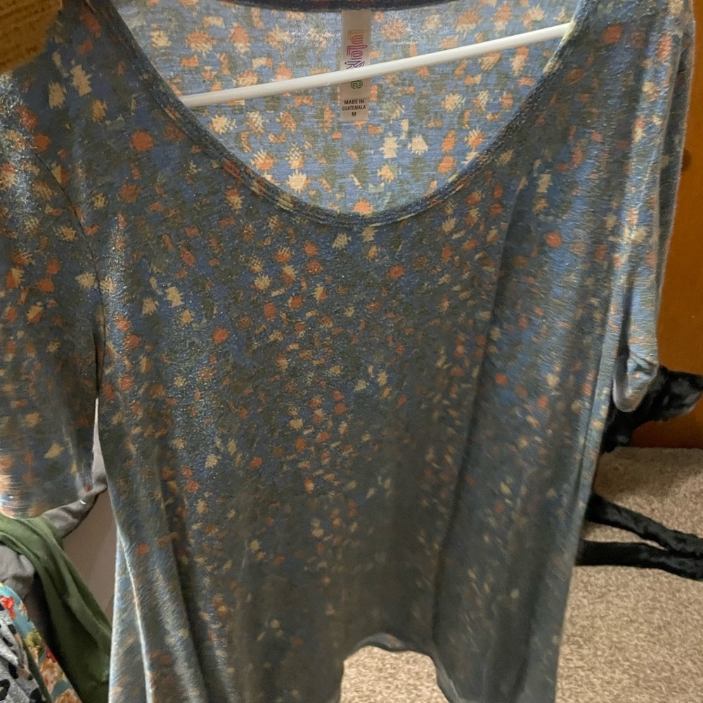 LuLaRoe short sleeve. Comfy, flowy, and cute!